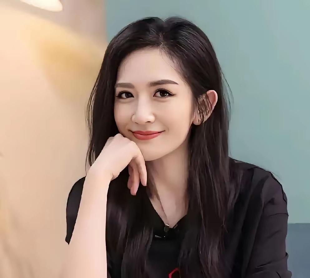 谢娜不是要开演唱会吗？看了她其中两首歌的名字，《娜写年华》和《娜样纯杰的爱恋》，