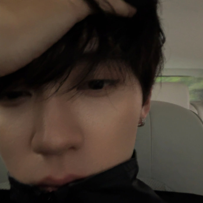 周翊然几周报备 周翊然胡茬自拍 周翊然几周报备，周翊然胡茬自拍，是满分可爱鬼马感