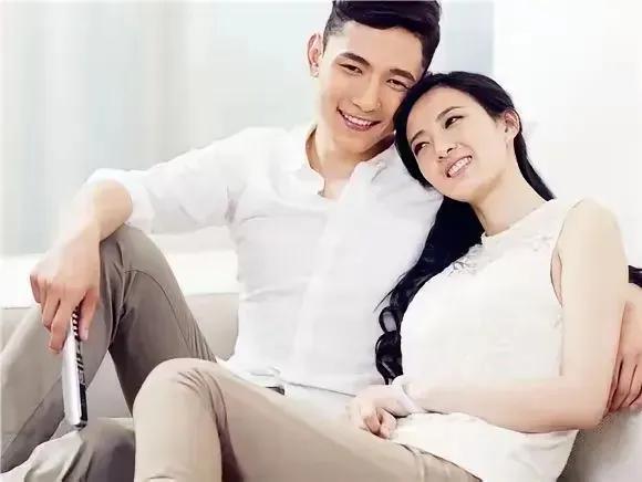 夫妻相处的十项智慧，铭记于心：

1. **第一则**：共享私密时光，如厕亦不妨
