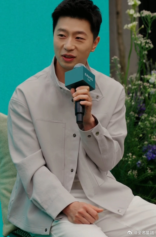 马龙氧气感自然大片 赛场之上，马龙是热血拼搏的运动员；自然之中，他是温润治愈的氧