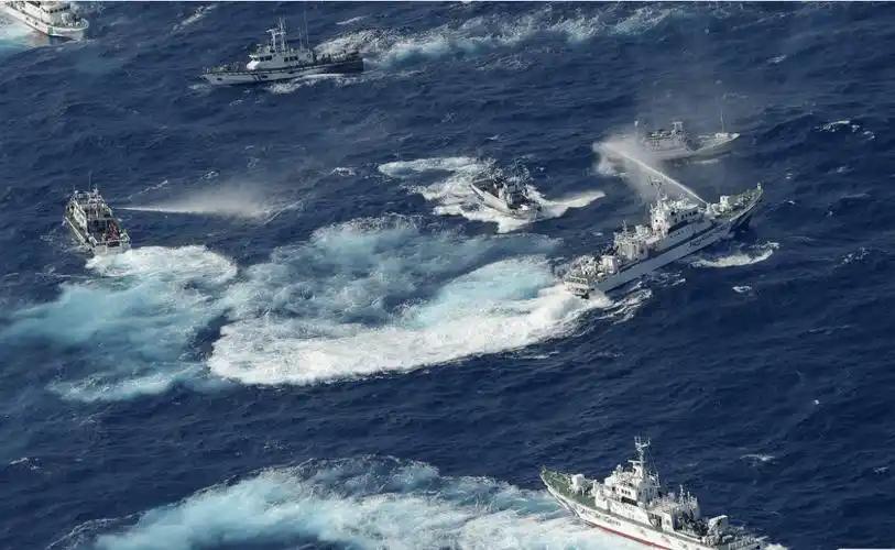 中国到底怕不怕美国？不用怀疑，我们真的害怕美国。

全网都在喊不惧强敌、对等反制