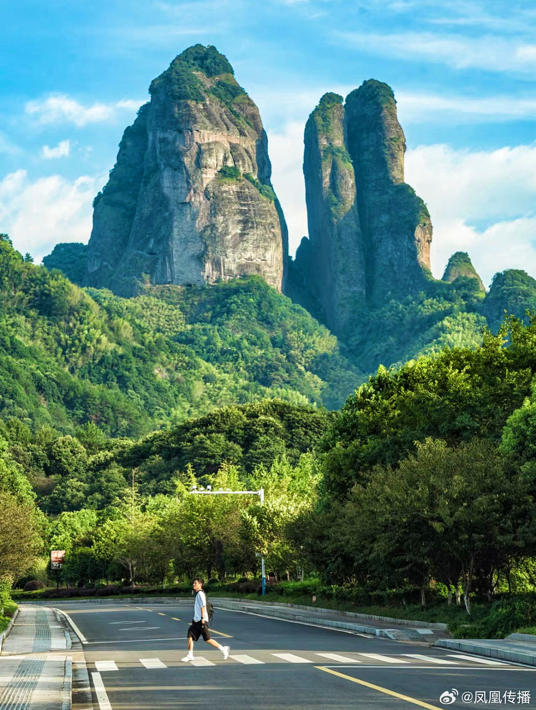 #缤纷金丽温衢 传奇江南秘境#【金秋旅游推荐：衢州篇江郎山】作为浙江“首个世界自