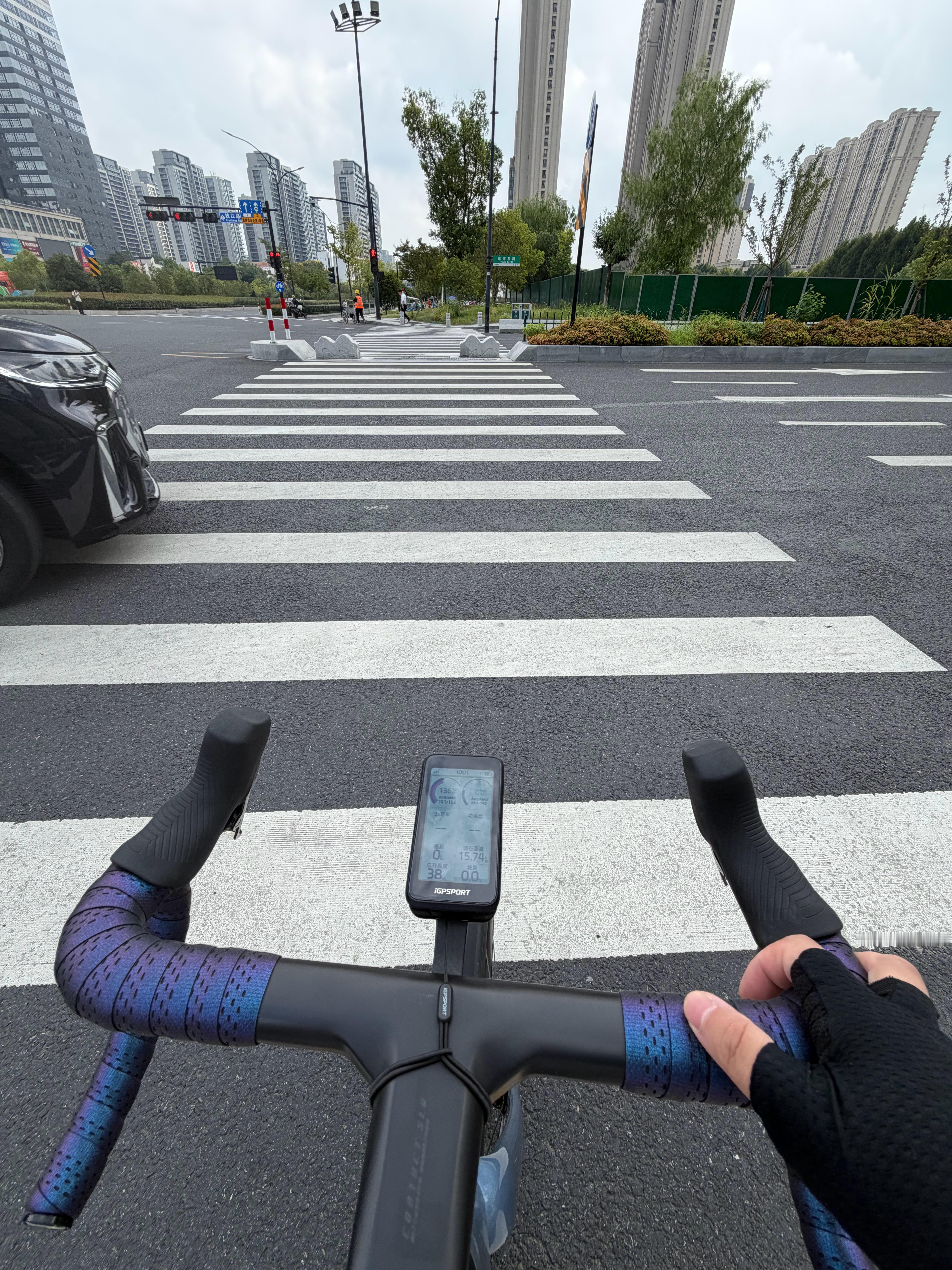 快两个礼拜没骑车，今早骑车电变竟然没电了[捂嘴哭]，好在我用的 SRAM 电变，