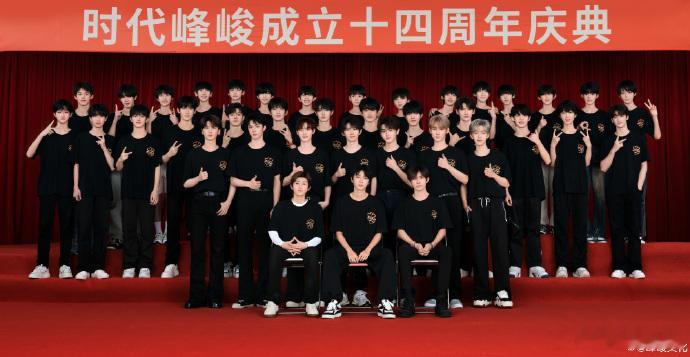 李飞给TF家族建了3000平方演艺厅 未来专属演艺厅建成之后，旗下艺人演出应该会