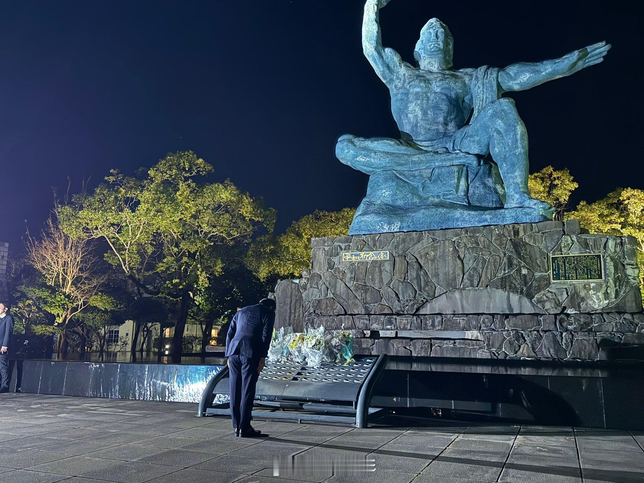 🇯🇵日本防卫相小泉进次郎在长崎视察，12月22日出席海上自卫队新建造的护卫舰