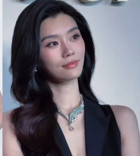 明星卡地亚高珠活动生图明星卡地亚高珠活动造型明星卡地亚高珠活动生图 来啦！ 