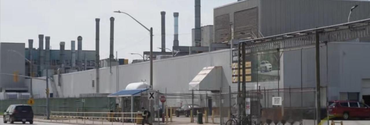 这座位于加拿大的工厂，是当地工业版图里的重要一环，大概率扎根于汽车制造或食品加工