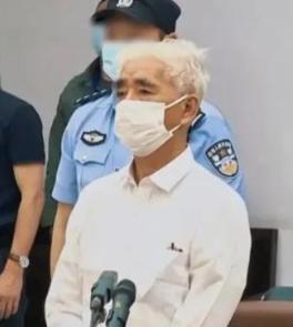 你敢信吗？一个被美国安排在中国潜伏了三十多年的间谍头子，居然是个笑眯眯、热心肠到