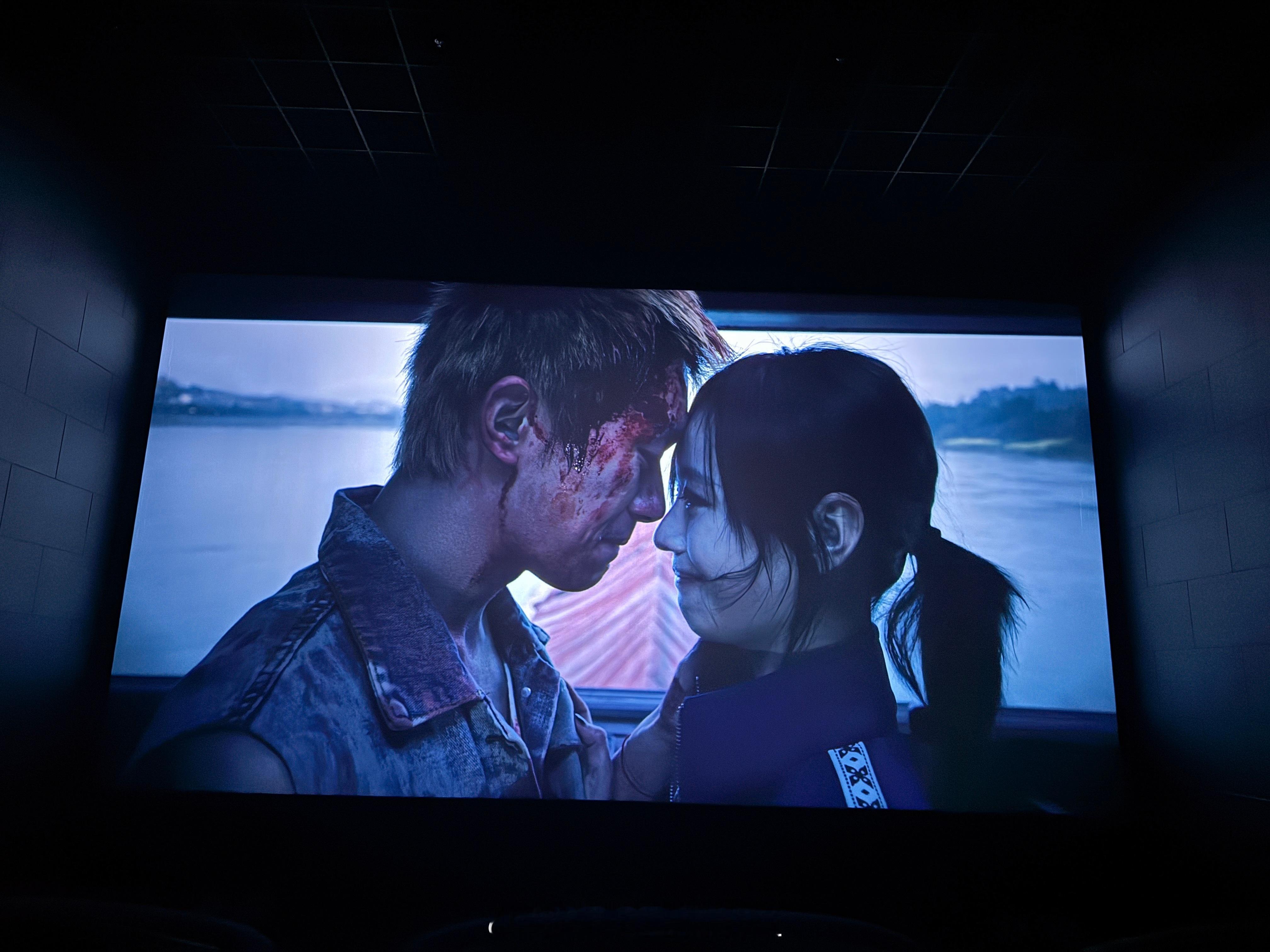 超级烧脑的电影～不得不一路看一路搜影评尝试理解这种艺术内涵最后长达半小时的一镜到