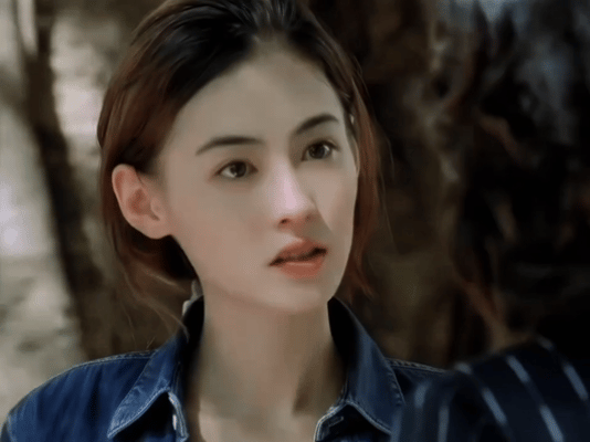 张柏芝香奈儿老了还是香奈儿谁敢相信这是45岁的张柏芝，岁月并没有在她身上留下痕迹