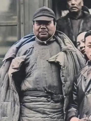 冯玉祥为何要烧少林寺？1928年，冯玉祥带兵火烧少林，屠杀武僧，大火烧了40天，