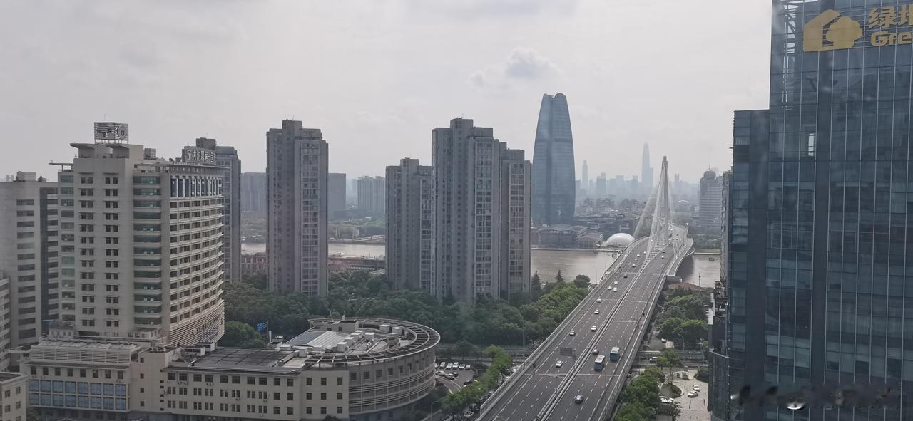 从宁波江北区外滩桥的景象，宁波标志性建筑玉米楼，玉米楼给宁波带来什么样的一个印象