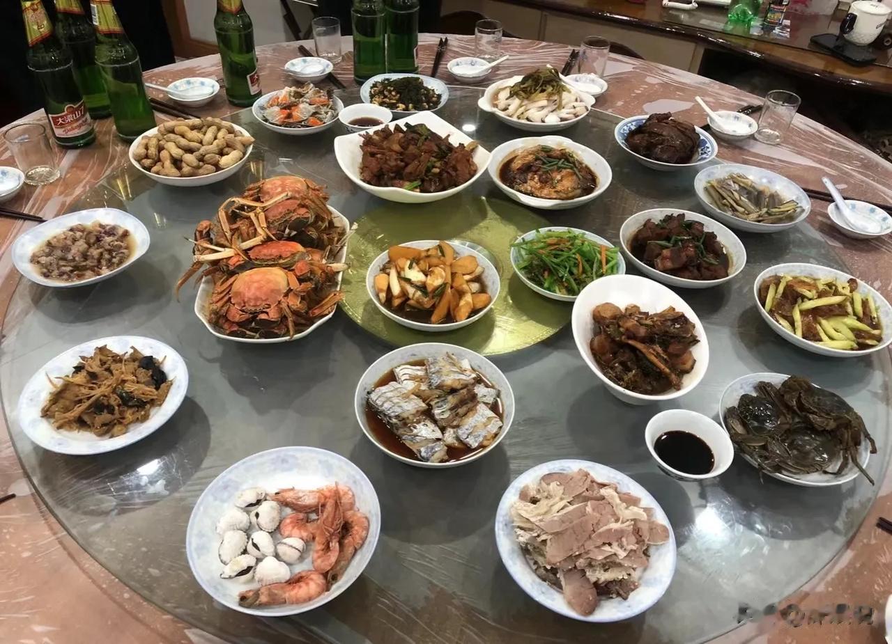 浙江人简单的晚餐，
这小菜能打败全国百分之多少的家庭？[呲牙]