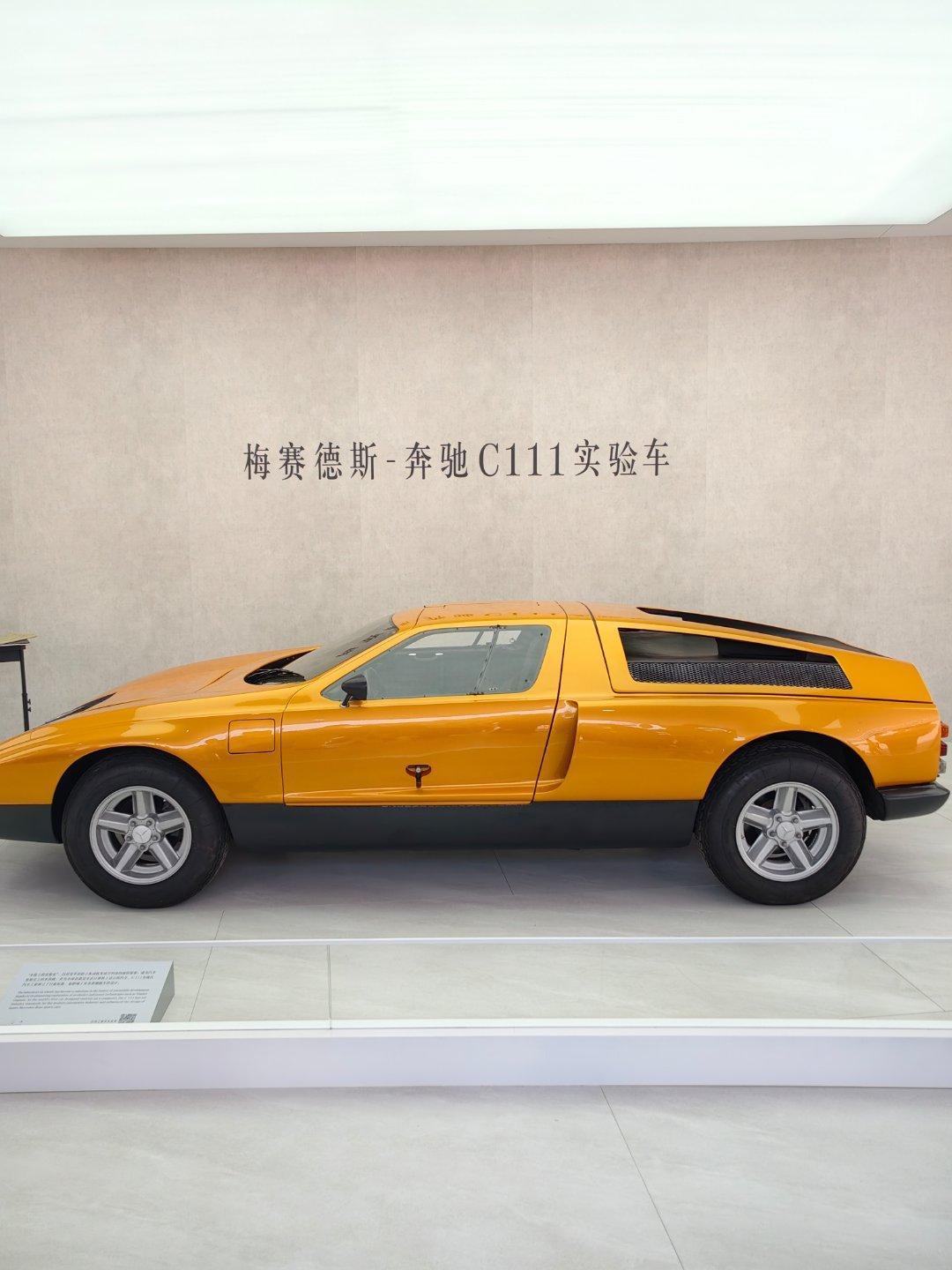 你肯定听说过一句话：一部某某史，半部汽车发展史，但放在奔驰上就是：一部奔驰史，就