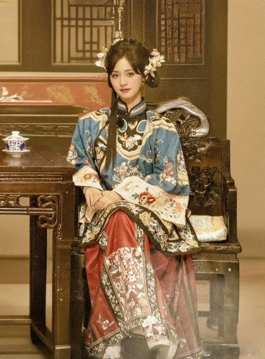 沈月甜妹变小妈沈月白切黑的美感沈月甜妹变小妈 ​​​