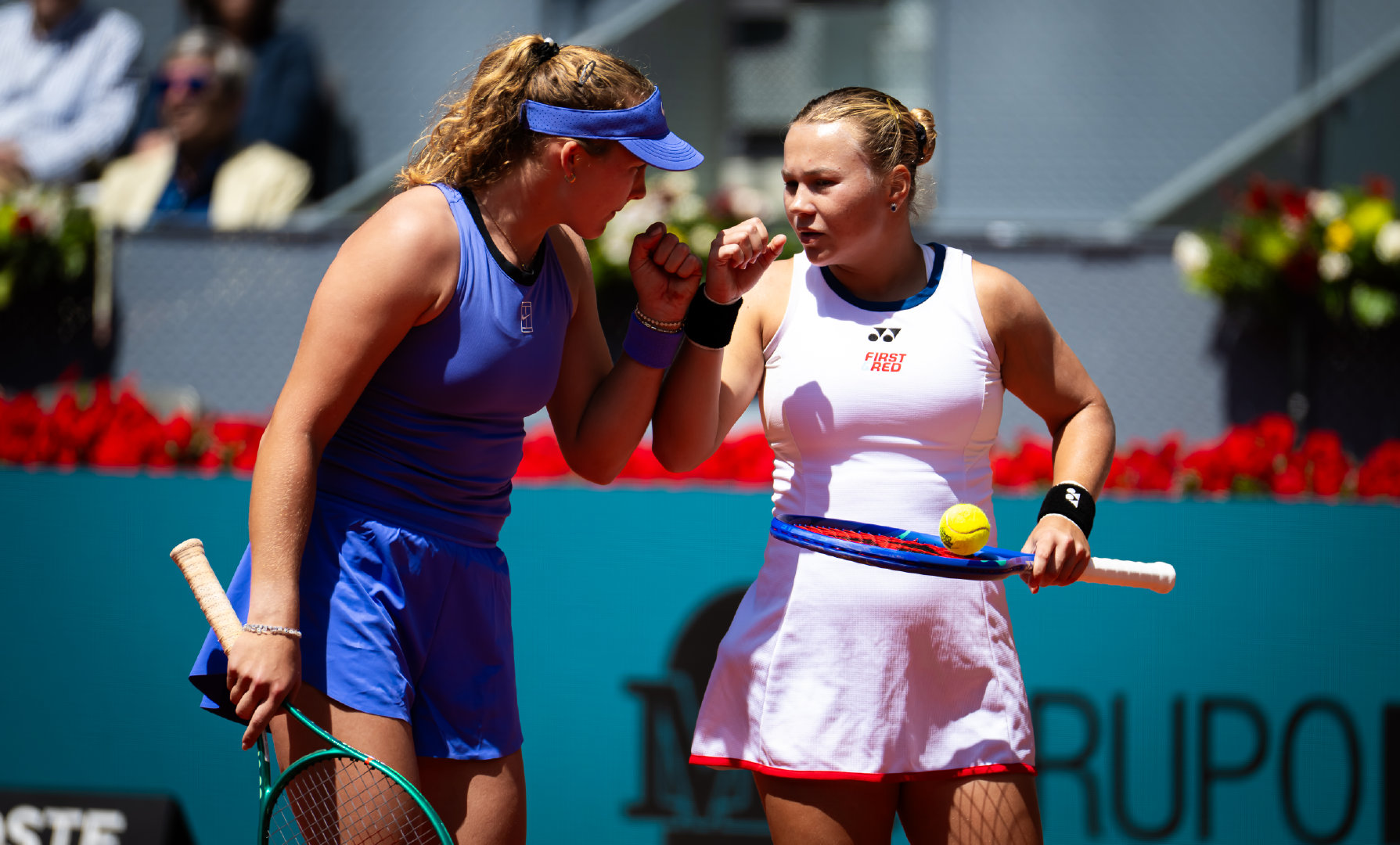 安德列娃/施耐德晋级决赛🤜🤛WTA1000马德里站双打半决赛，米拉·安德列娃