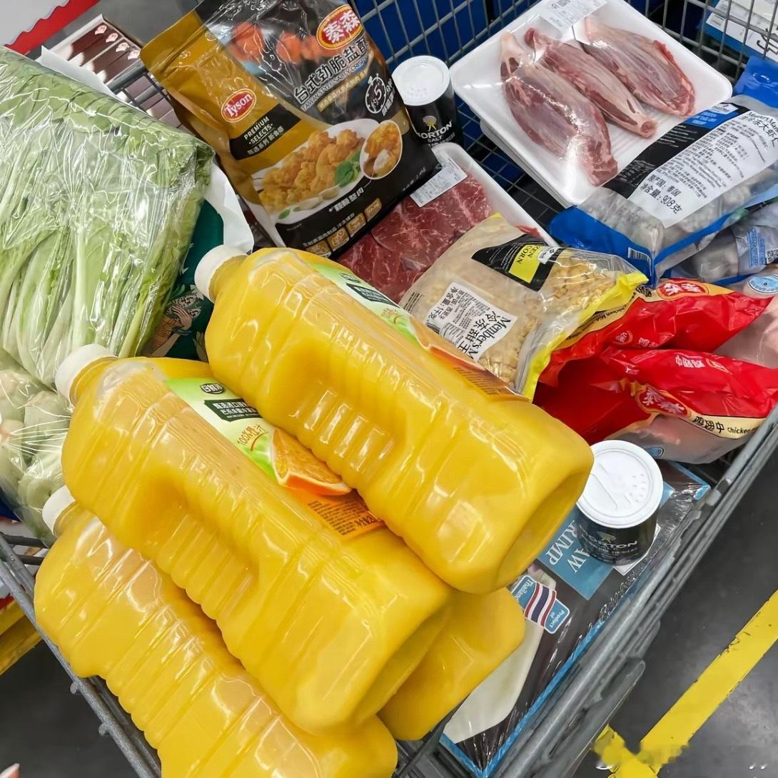 一个台风治好了大家的饭压抑好一个新词“饭压抑”。其实我觉得压抑的不是吃饭。而是时