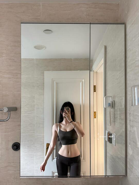 165 110  gym帼不让须眉