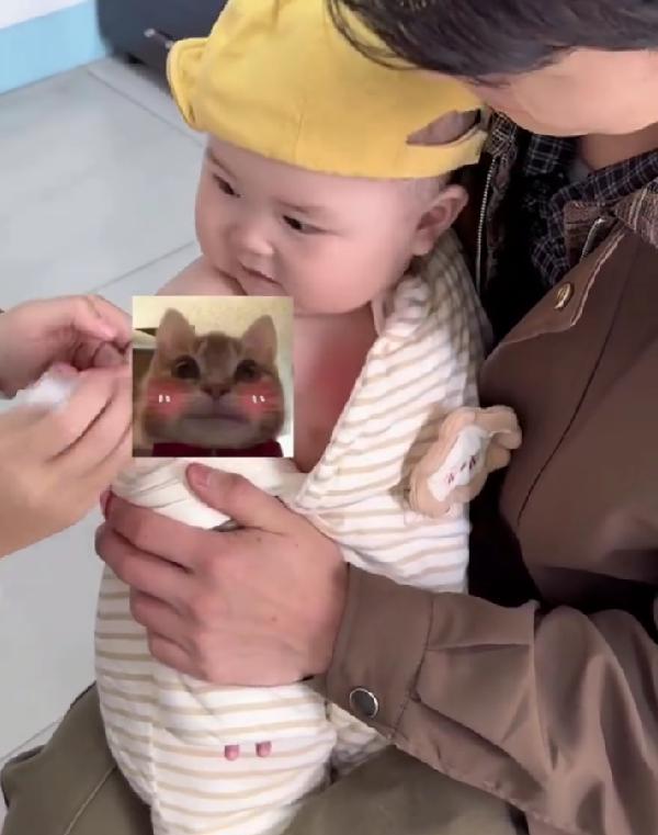 外网爆火！小孩打针视频播放破两千万，天真表情萌化全网
谁能想到，一段小孩打针的短