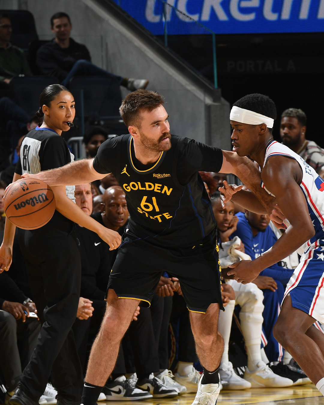 斯宾塞13分，5篮板，3助攻，1抢断。76人vs勇士