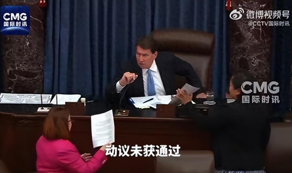 美国国会又投票了，镜头里是参议员按下赞成或反对按钮，镜头外却是美军战机继续起飞，