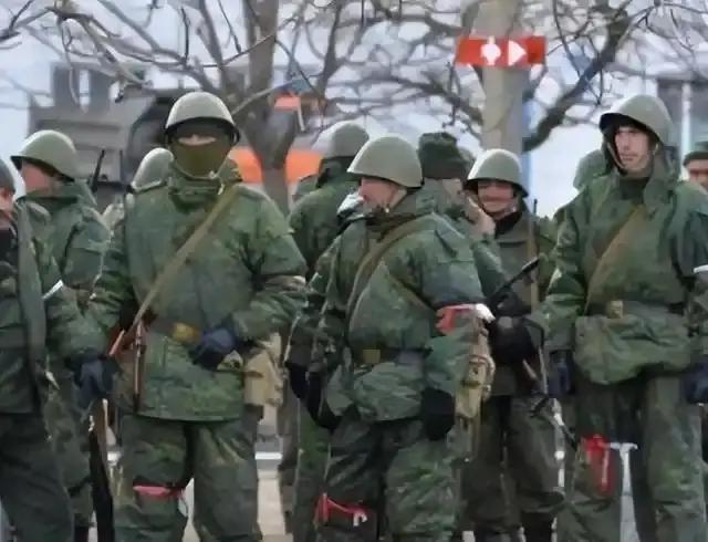全民反战？66%支持率背后，拖垮俄乌的早已不止前线炮火！俄乌冲突打到第五个年头，