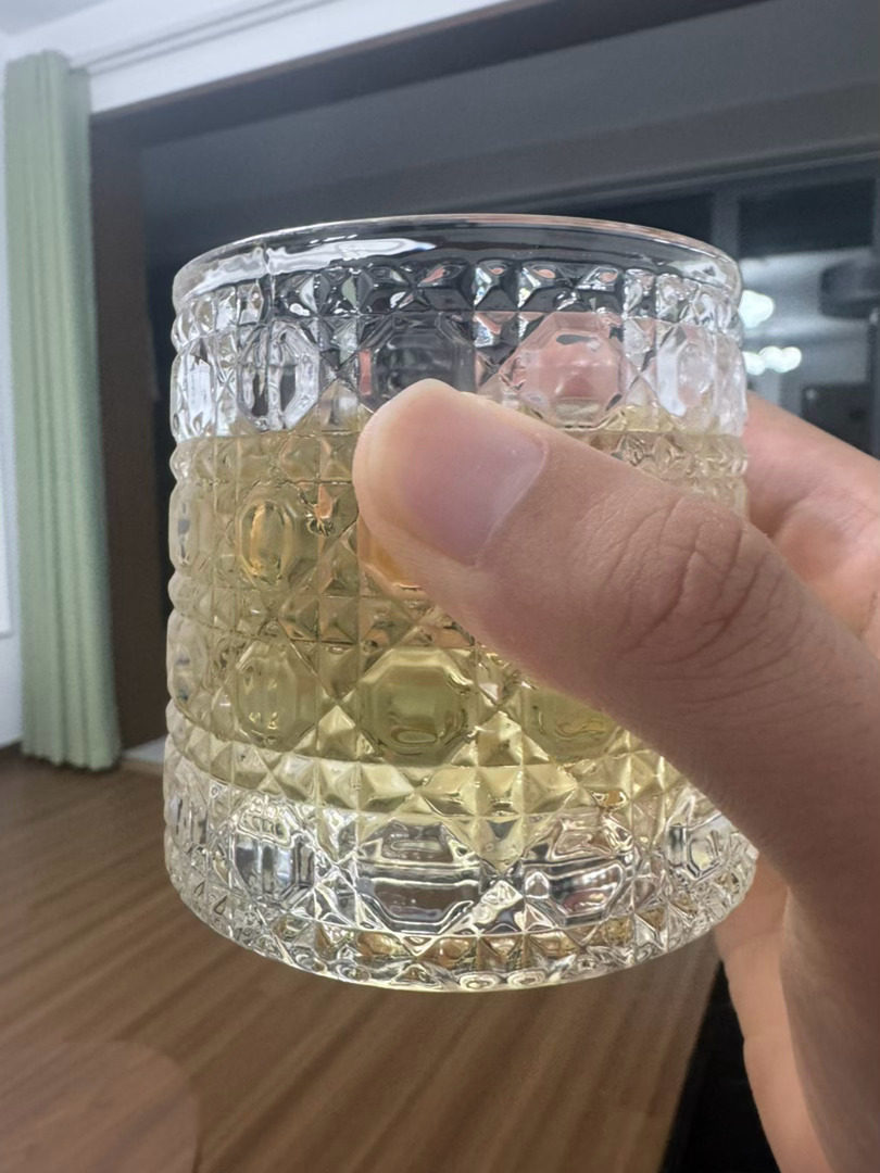 深夜的酒最让人沉醉，如果国足能进世界杯就好了。世界杯喝酒