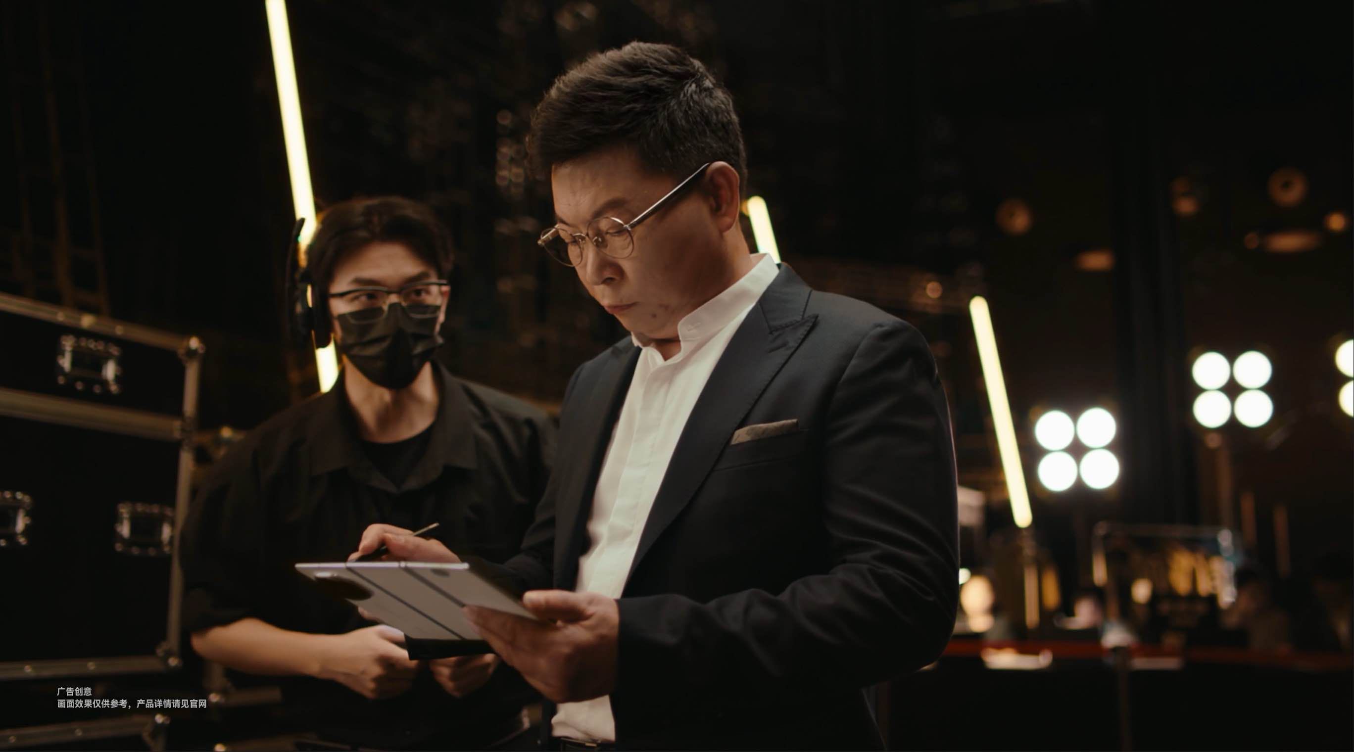 华为发布会当年第一代一出，就把三折叠玩成了科技圈爆点，从“有面”到“全面”，那些