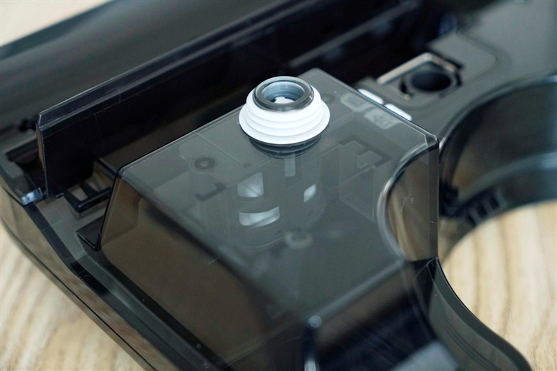 石头智能洗地机A30 Pro Ultra：泡沫去污能力惊人 95度自清洁无忧