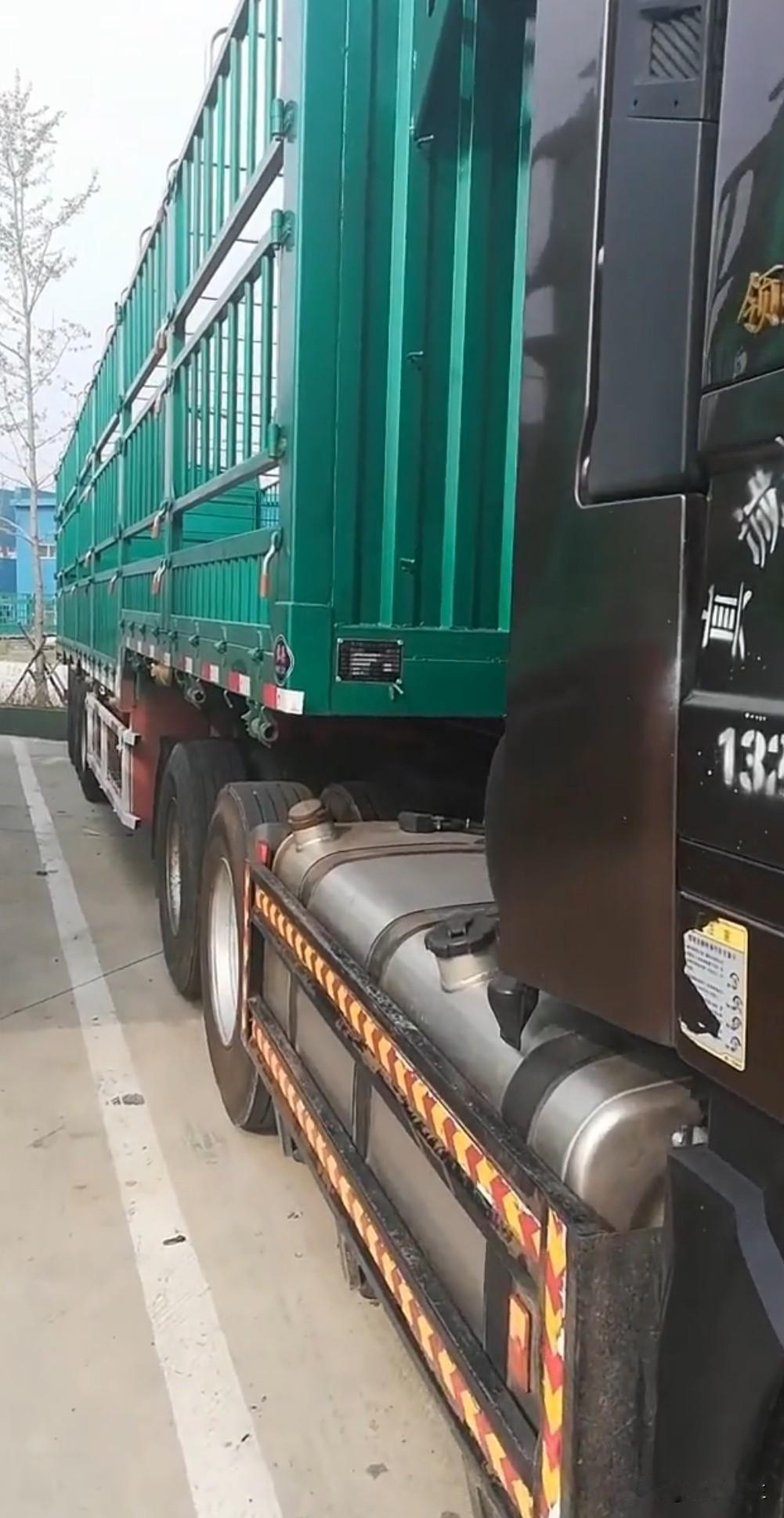 内蒙古近日出台新规，明确1年内违法超限运输超过3次的货运车辆，由属地交管部门吊销