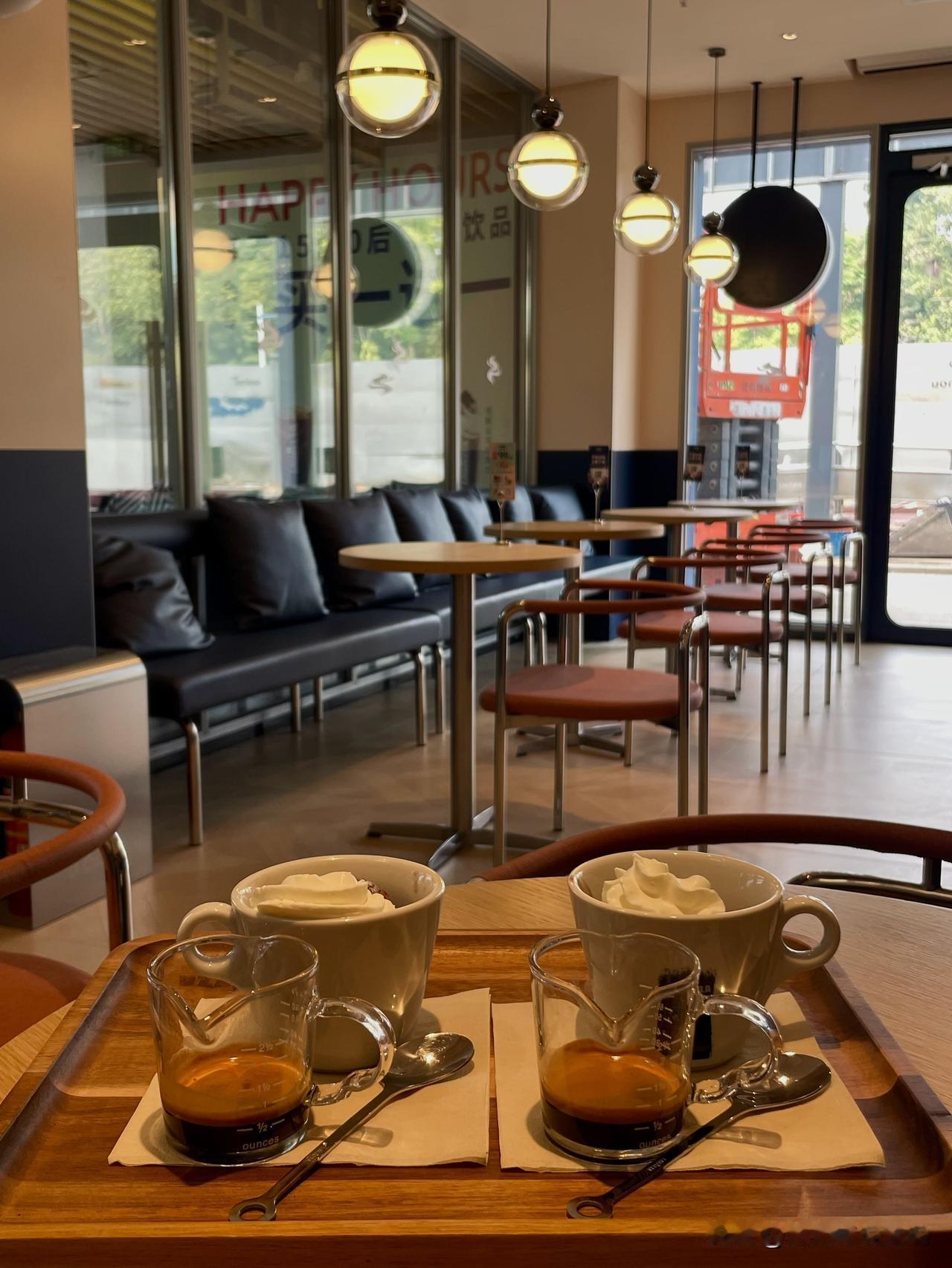 你存在银行的钱到底去哪了？真金白银存进去的钱想要取款被层层加码限额冻结询问半天各