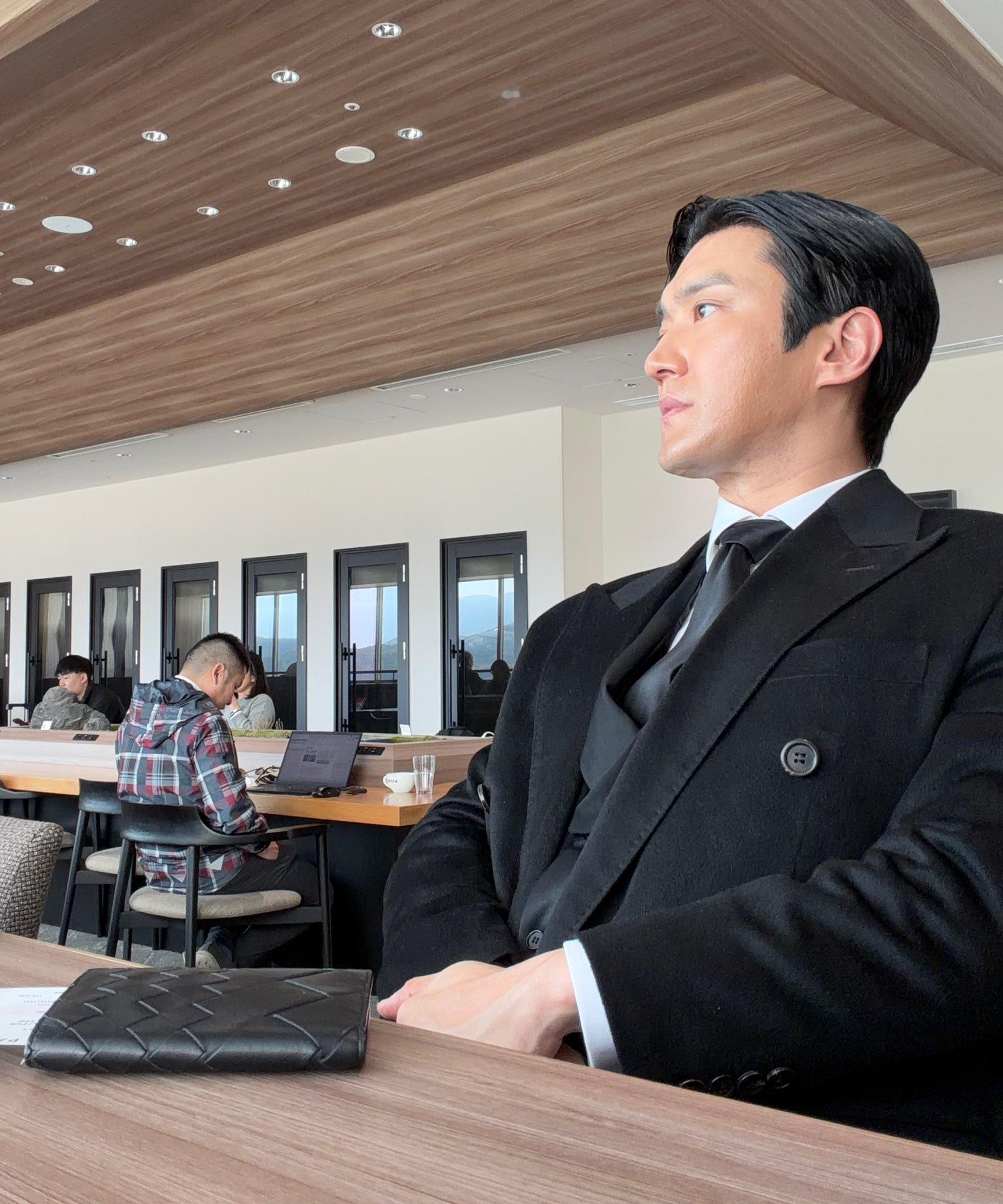 “CB百蓝_。260202崔始源 TW更新：我很喜欢糯米糕和羊羹. 也很喜欢梅花