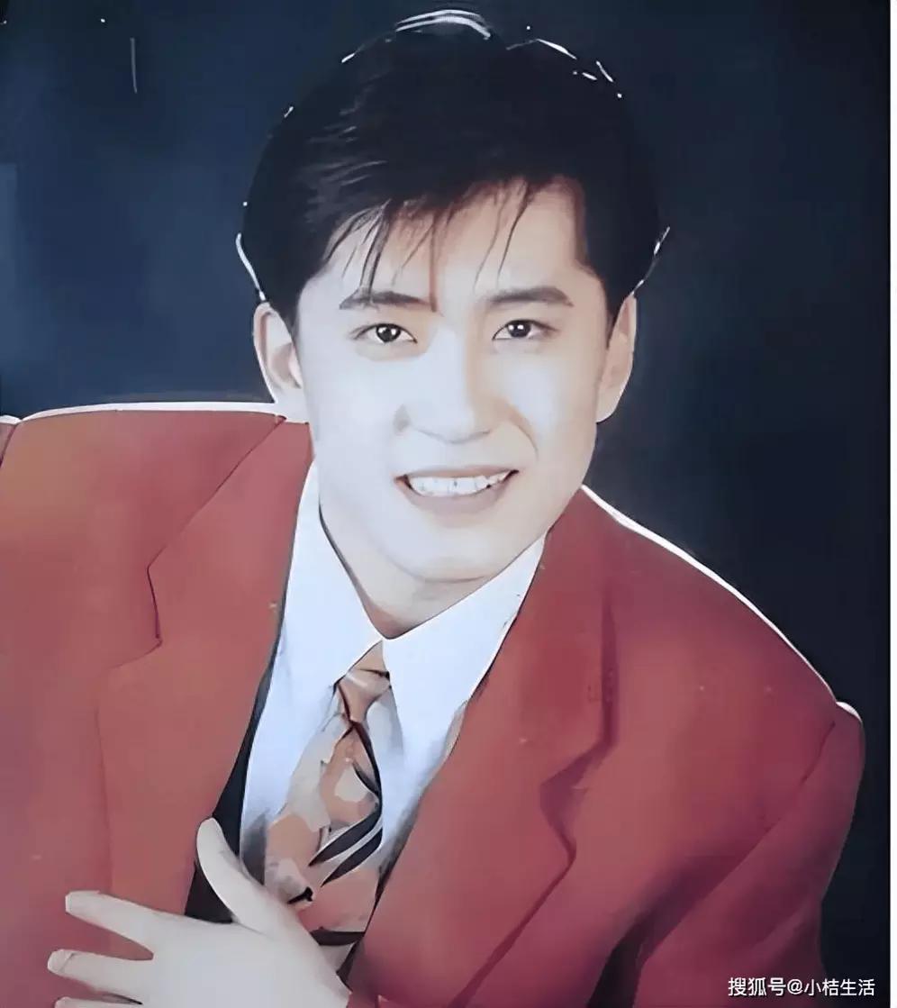 毛宁无儿无女没有生活压力，却还在《涛声依旧》该退休了。
如今的毛宁，偶尔会参加一