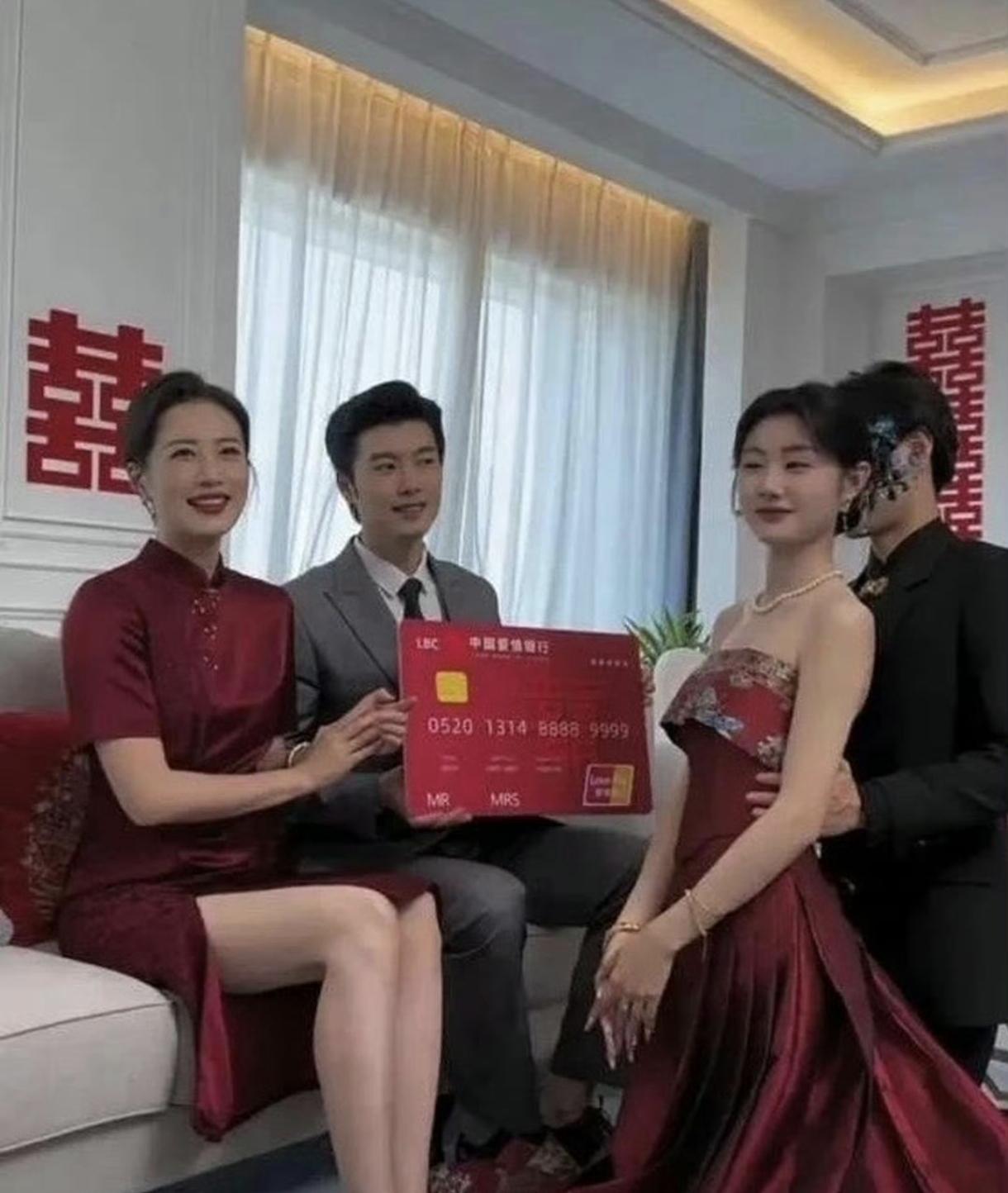 这丈母娘有点东西，儿媳妇显得黯然失色了