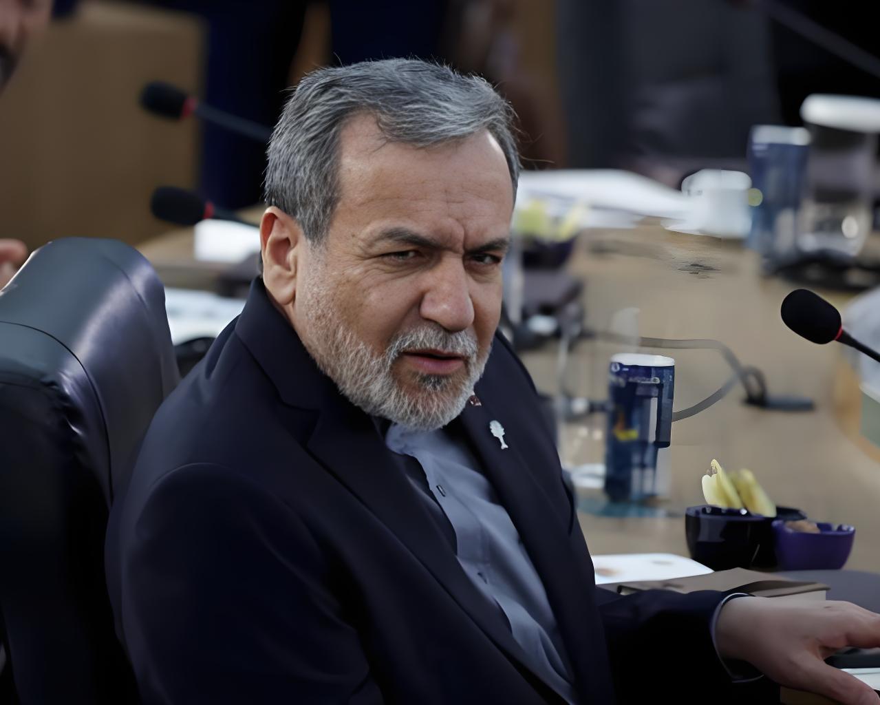 伊朗开放霍尔木兹海峡并不是因为害怕美国，只是伊朗目前的战略已经完全改变了！
首先