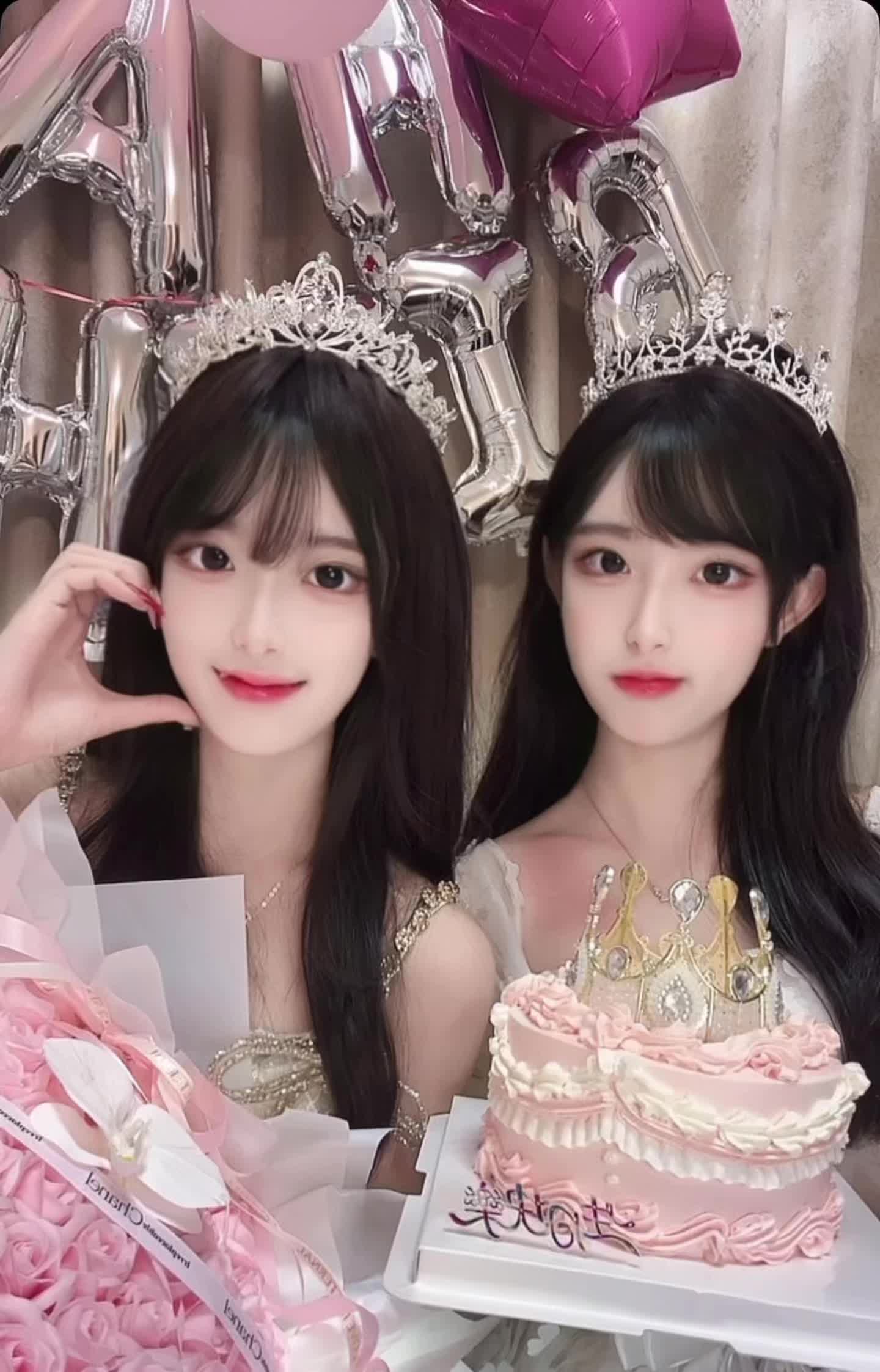 生日拍了拍我的脑袋说：祝我快乐