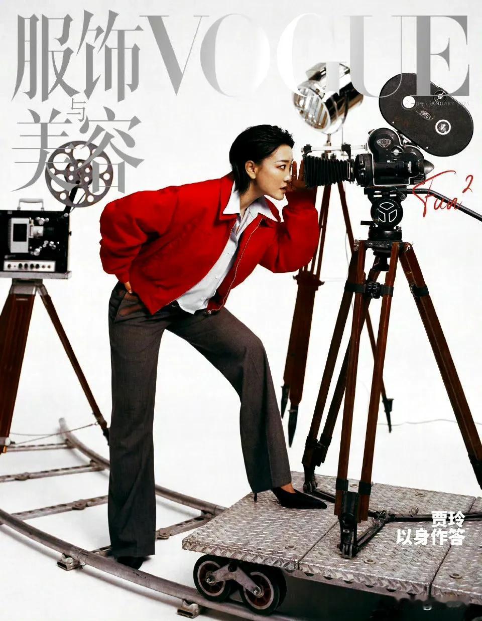 这是玲儿？？？[抠鼻][抠鼻][抠鼻]，怎么变得这么洋气了，这是变成真正的大导演