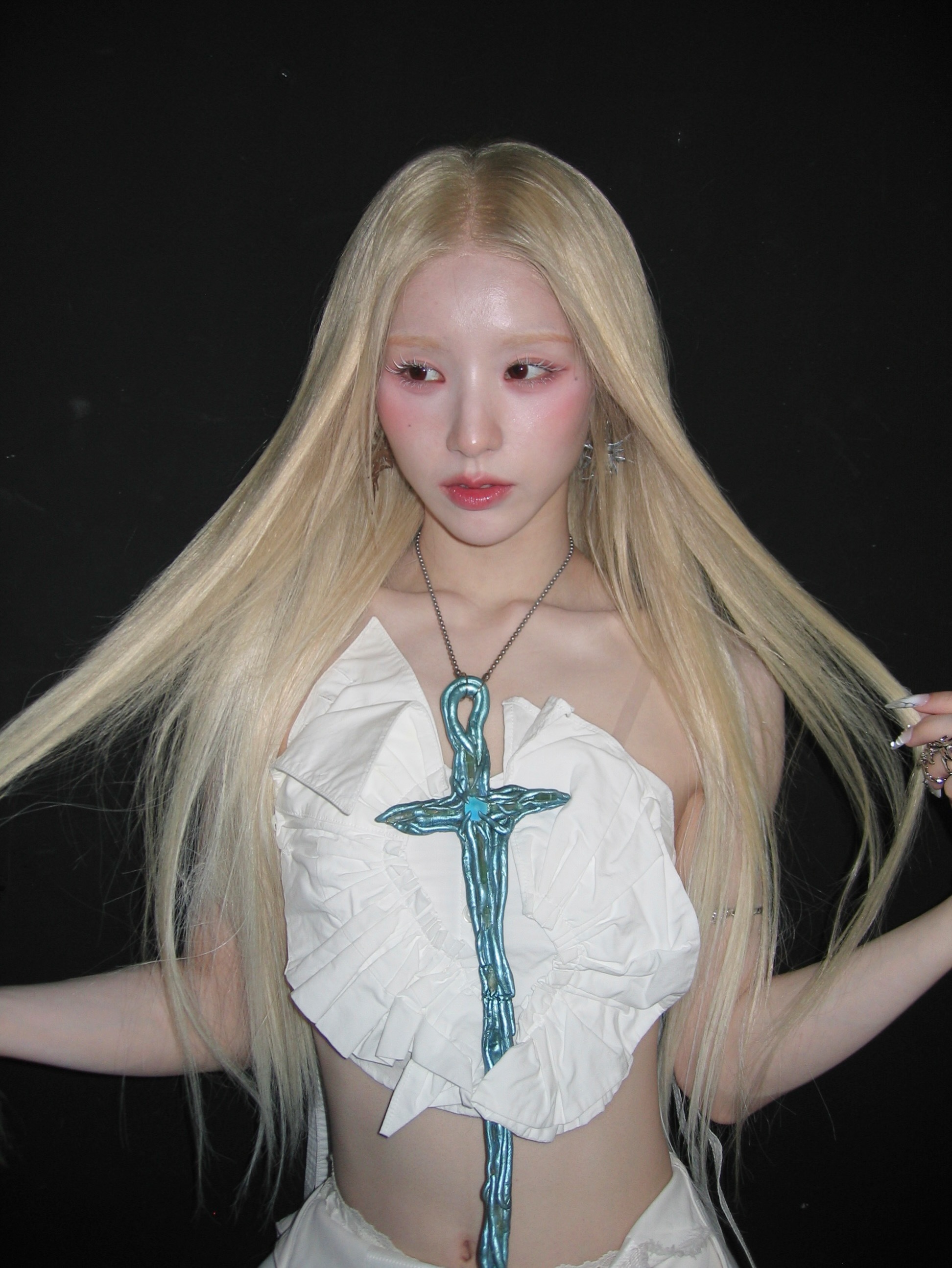 ARTMS 田姬振 🩵🤍🪽🩸 
