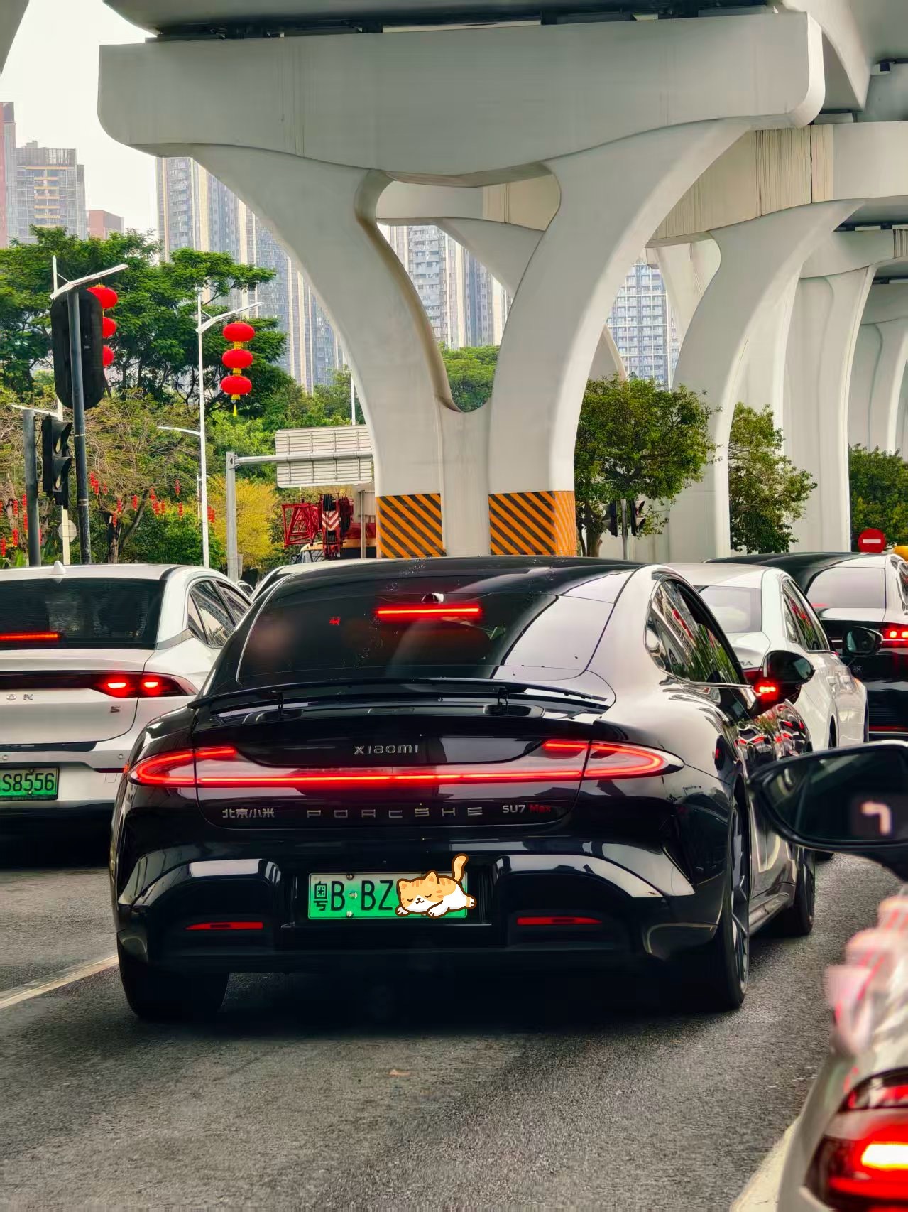 肯定是，故意贴错的...小米su7保时捷porsche