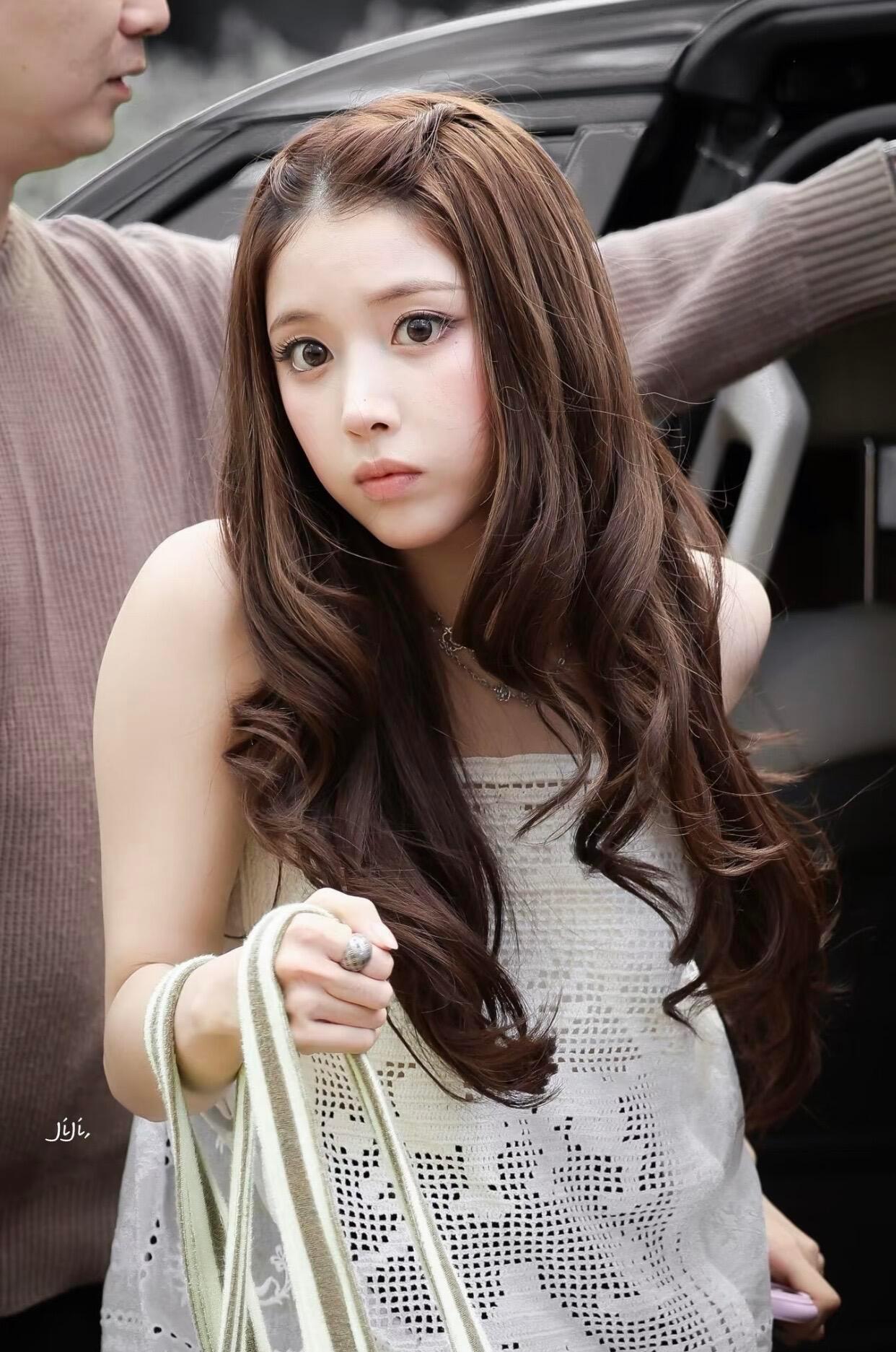 申有娜solo出道律动精灵金智羽 【申有娜 金智羽】第一个说这两张是大小乔的人完