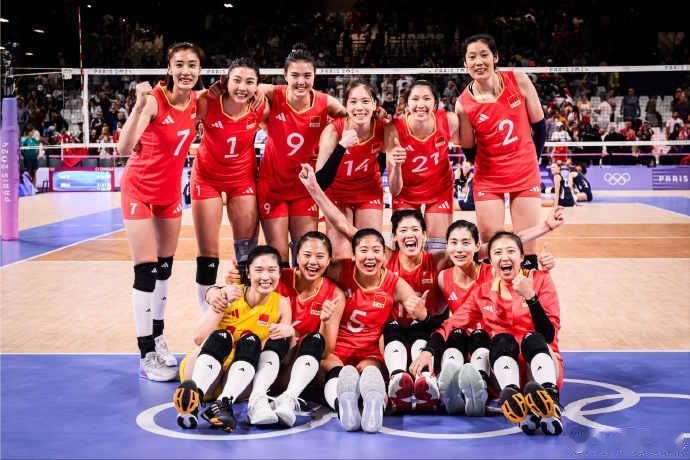 #和安踏一起为中国队加油#明晨战法国，获胜则中国女排提前晋级八强
北京时间今晚，