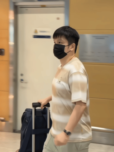 樊振东抵达厦门参加乒超联赛新鲜的樊振东抵达厦门，准备开始备战7月25号开始的乒超