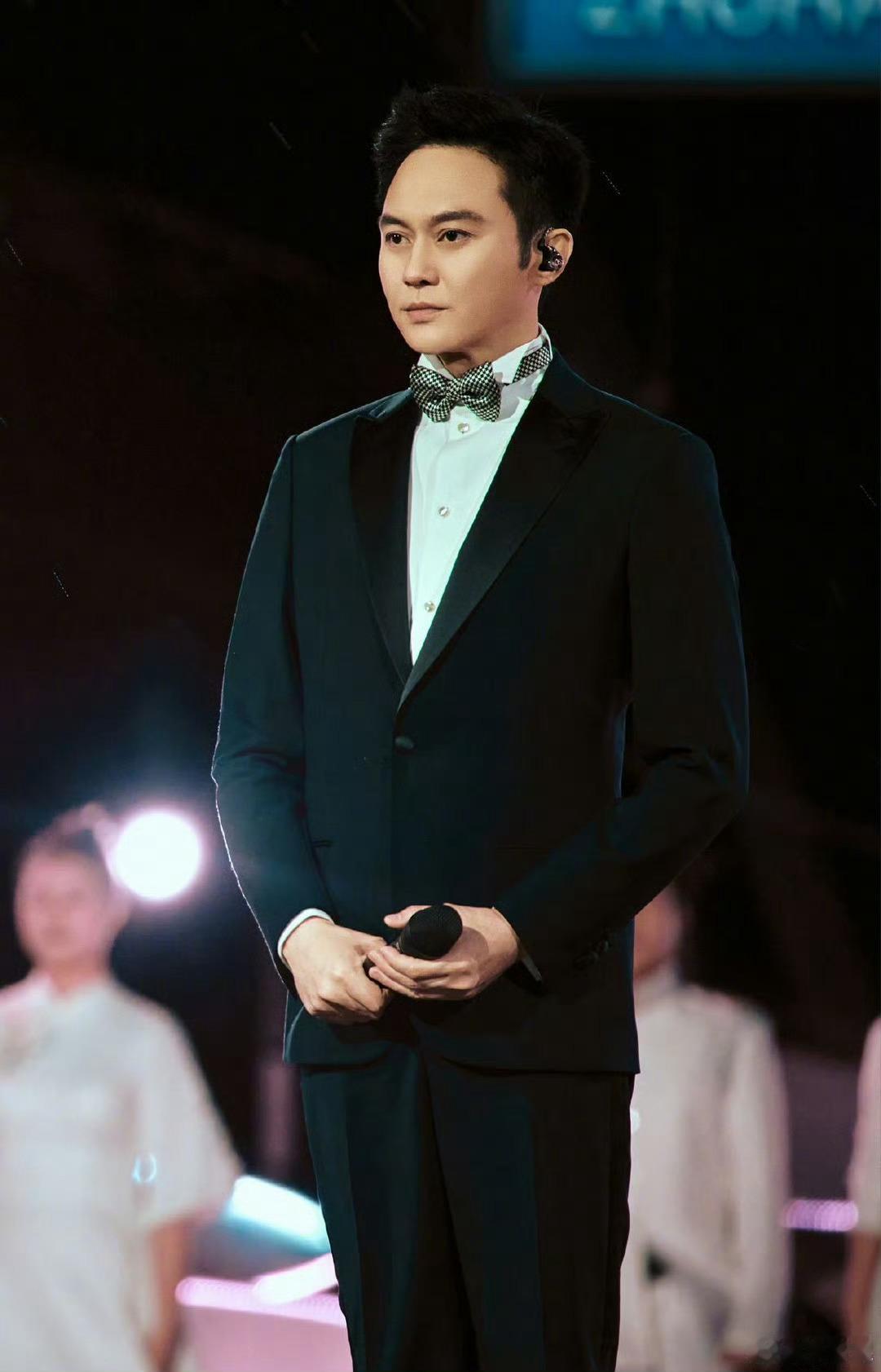 春节戏曲晚会节目单张智霖鲨进戏曲晚会了！🔥 谁能拒绝会唱戏曲的大湾区帅哥？央视