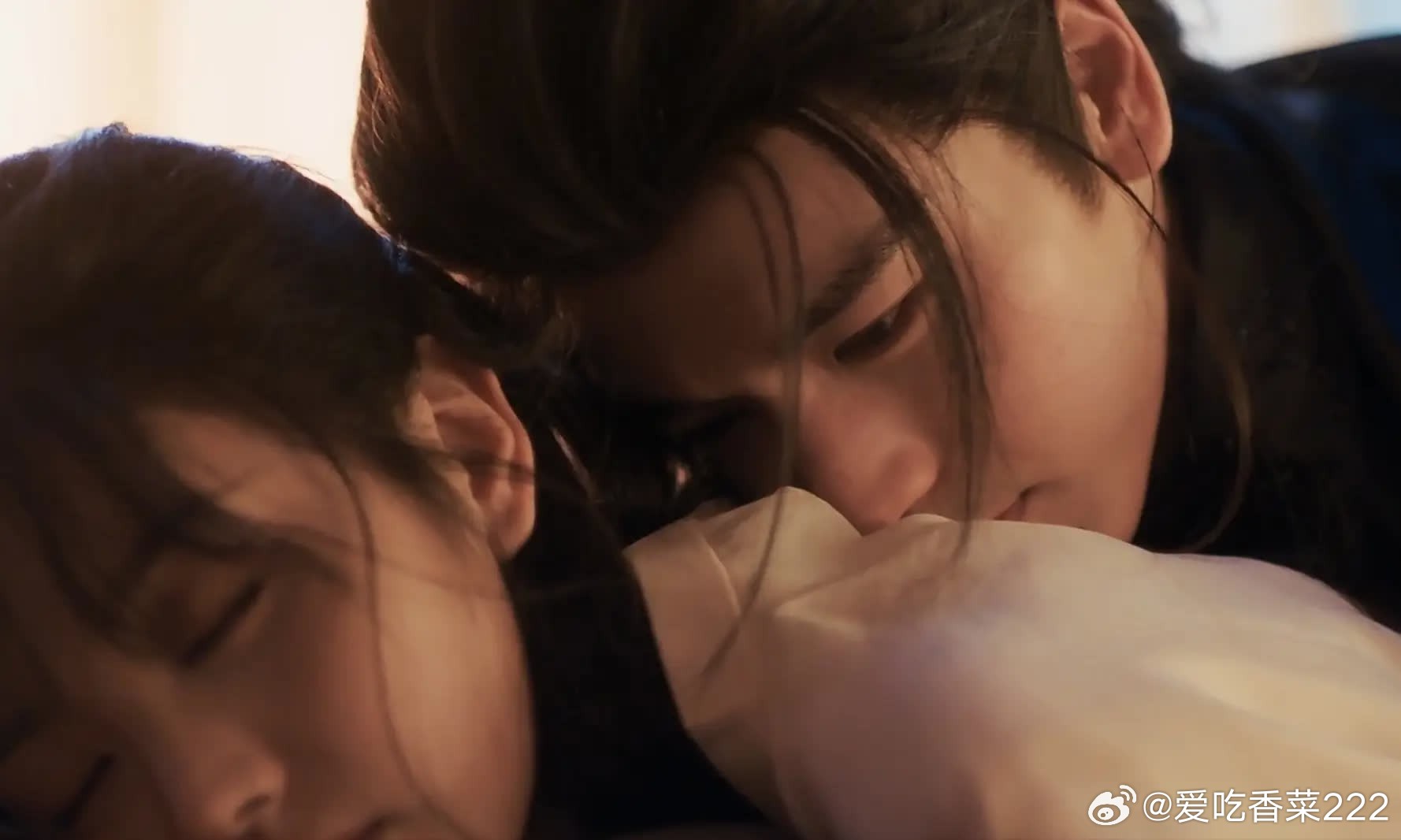 追逐光影，感受镜头下的每一个心跳。曾导，您的作品总能触动心灵深处的弦，期待您的新