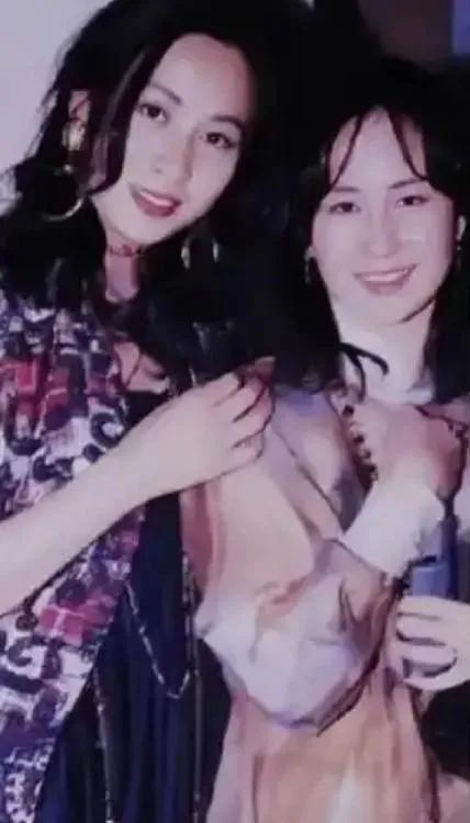 何超琼和刘嘉玲的格局都够大，两人的关系从情敌升级为神仙闺蜜，
她们都和许晋亨有过