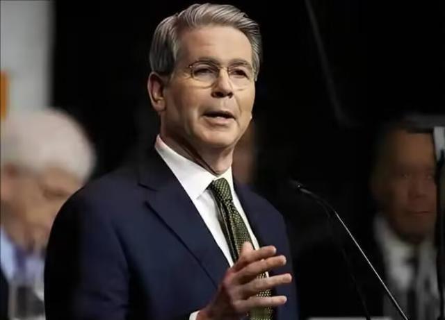 美国财长贝森特表示，即使北约的边界遭到入侵，美国也不会直接派兵参战的，只会向欧洲