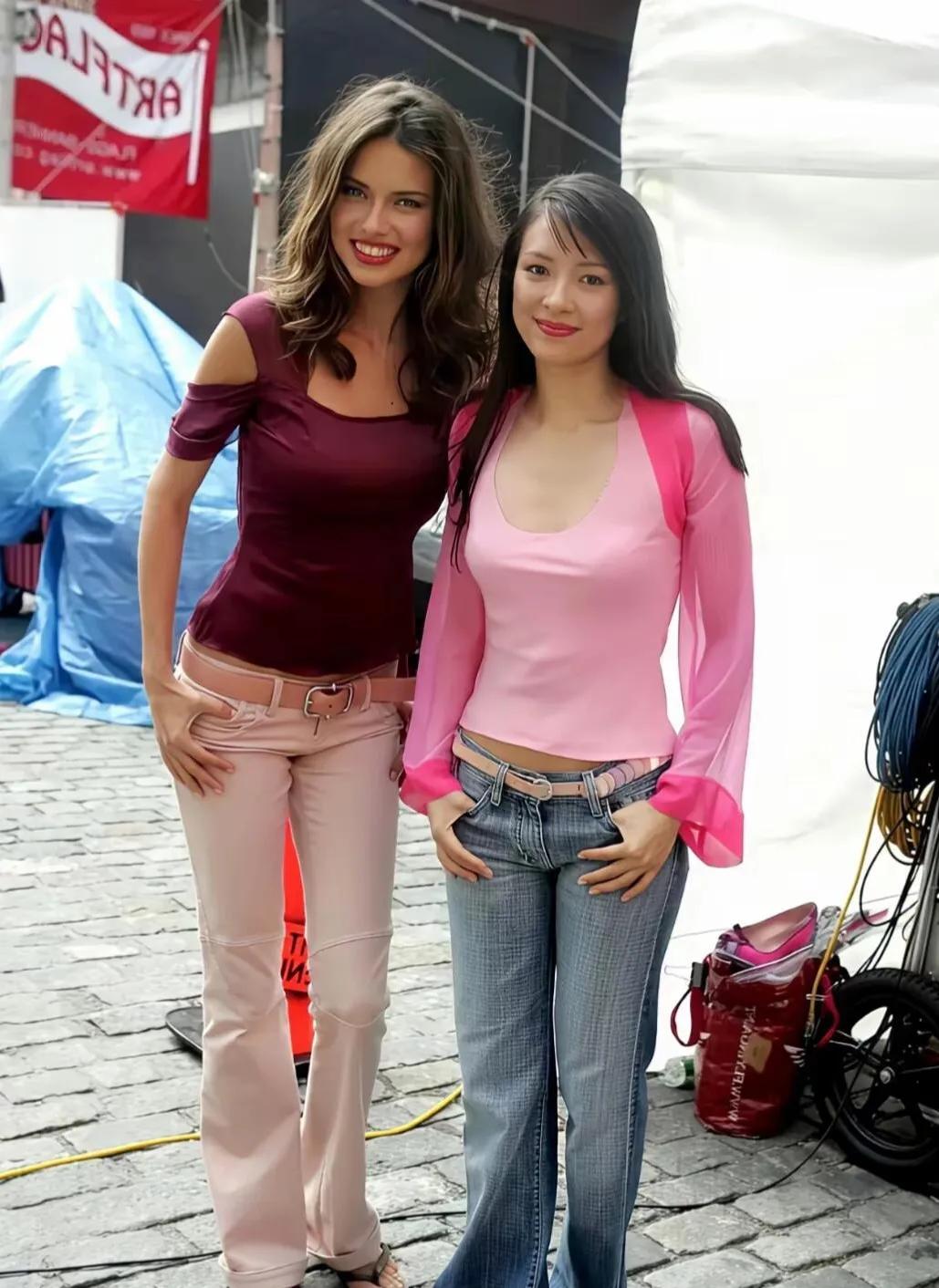 章子怡26岁纽约旧照
 
身段婀娜，落落大方，美得舒展又自信。