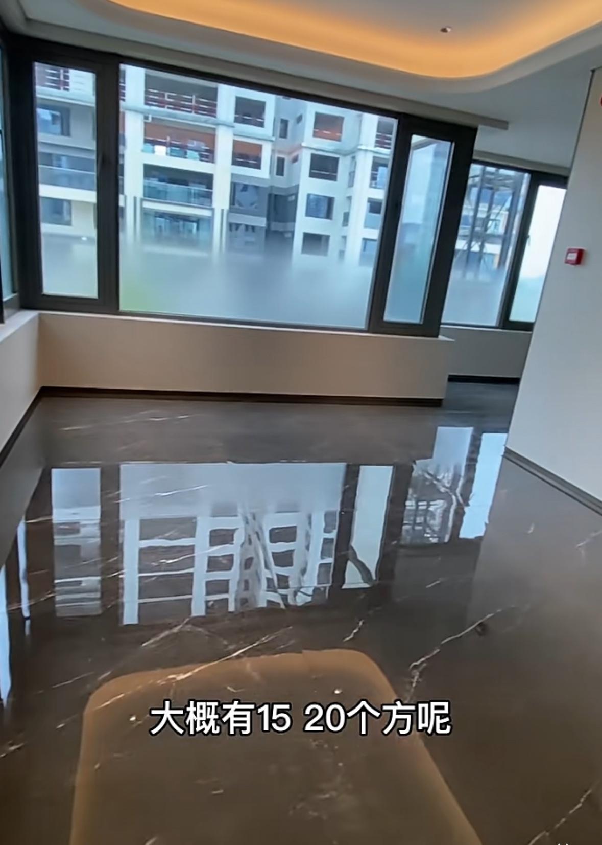 我觉得现在中山推出了四代住宅，非常的火爆，
说什么实用面积动不动就145%以上。