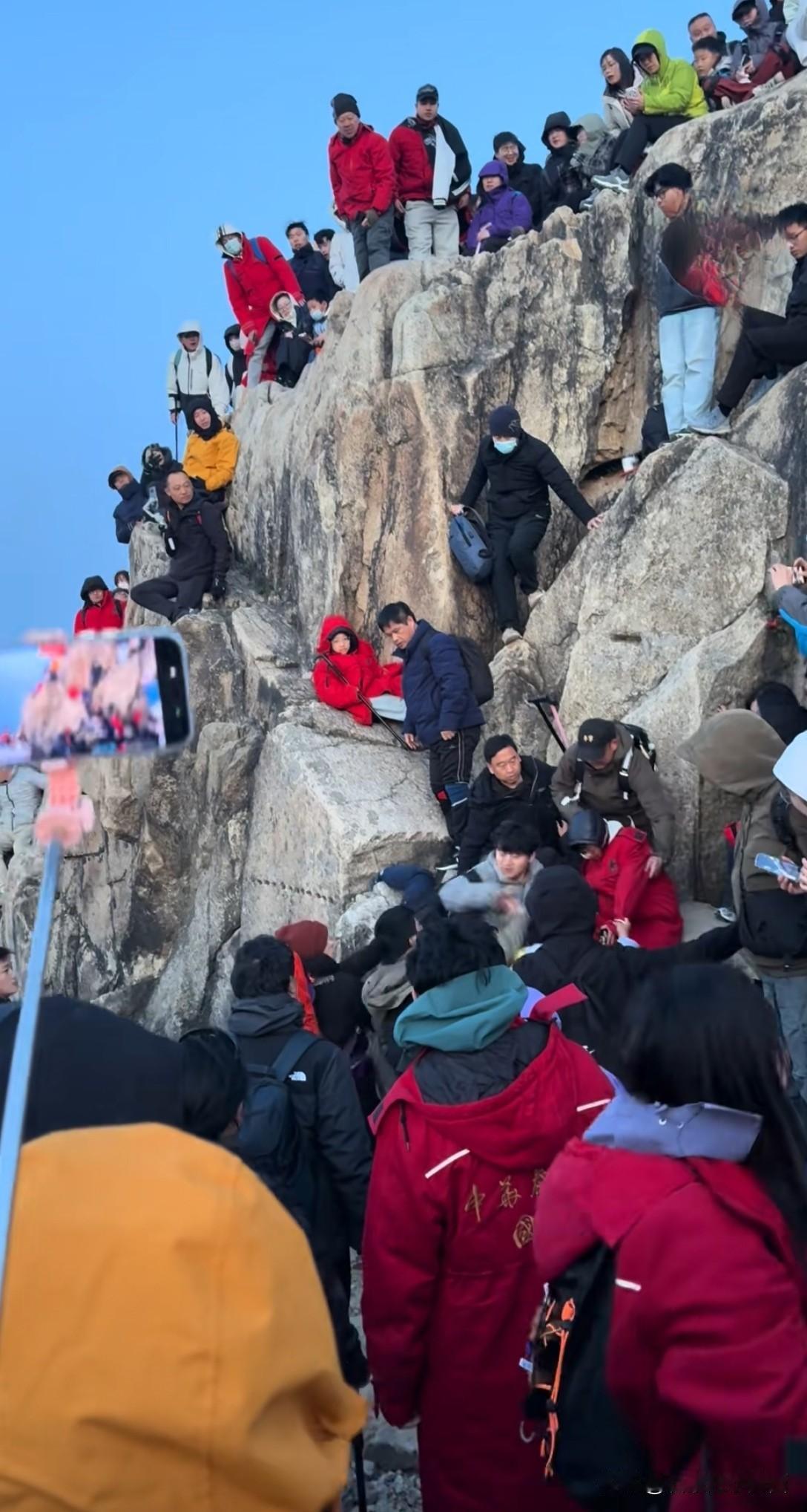 登上泰山之巅，你们这是要当江湖大侠，来场论剑比拼吗？