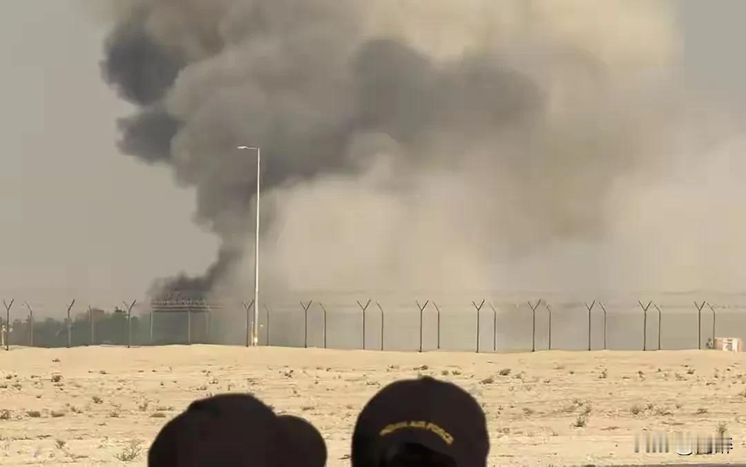 果然，印度的光辉战机还是在众目睽睽摔了！
果然，印度又开始摔锅了！

他们首先严